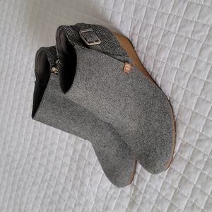 Brand New Dr. Scholl's bootie, grey, size 9